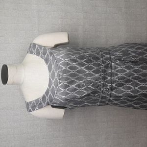 Robbie Bee Grey and White Abstract Print Sleeveless Dress